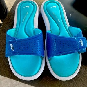 Nike women’s flip flops